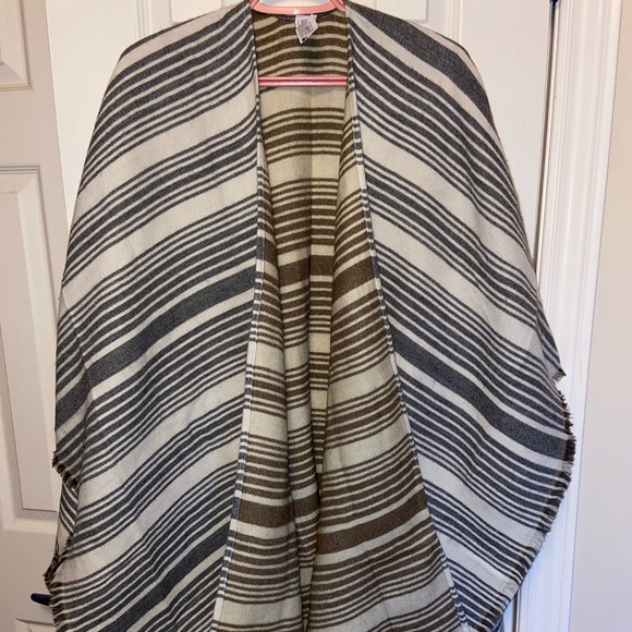 Roots shawl - Picture 2 of 5